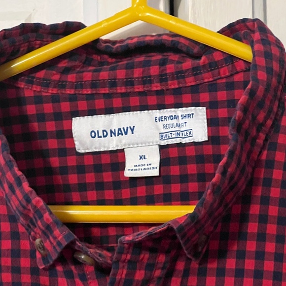 Old Navy Men's Button Down Shirt - Picture 3 of 3